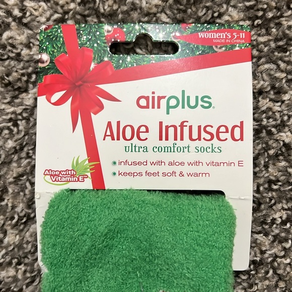 ⚡️5/$25⚡️ “Eggnog wasted” Aloe Socks - Picture 3 of 4
